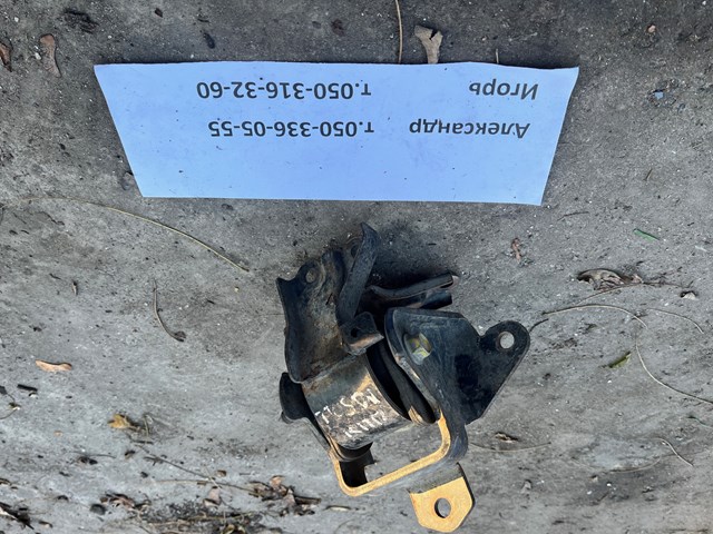 Подушка (опора) двигуна, ліва 218302E500 HYUNDAI