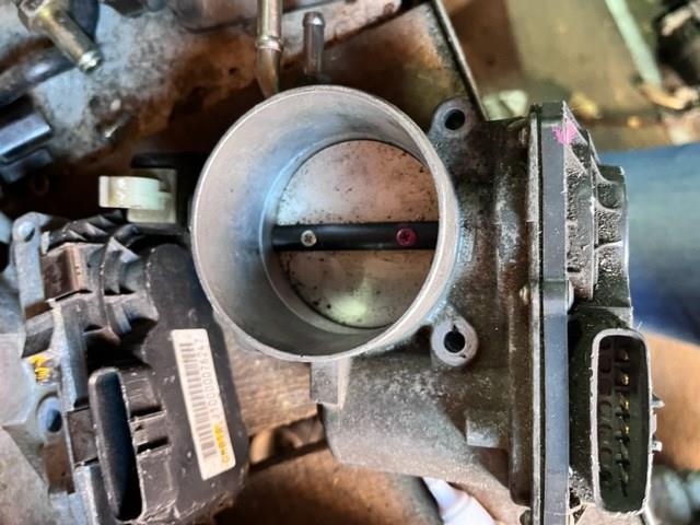 Блок дросельної заслінки 220300V010 TOYOTA