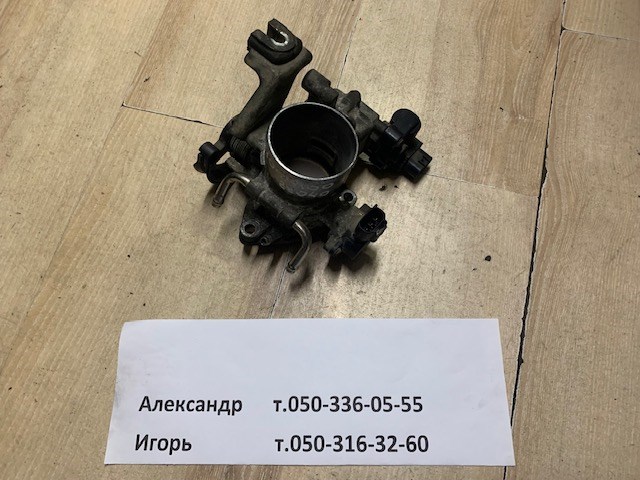 Дросільна заслінка в зборі 2221028100 TOYOTA