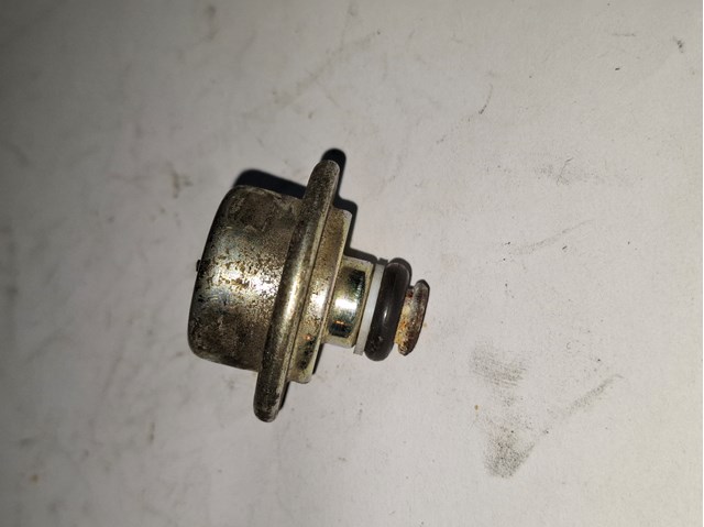 Регулятор тиску палива 2327031010 TOYOTA
