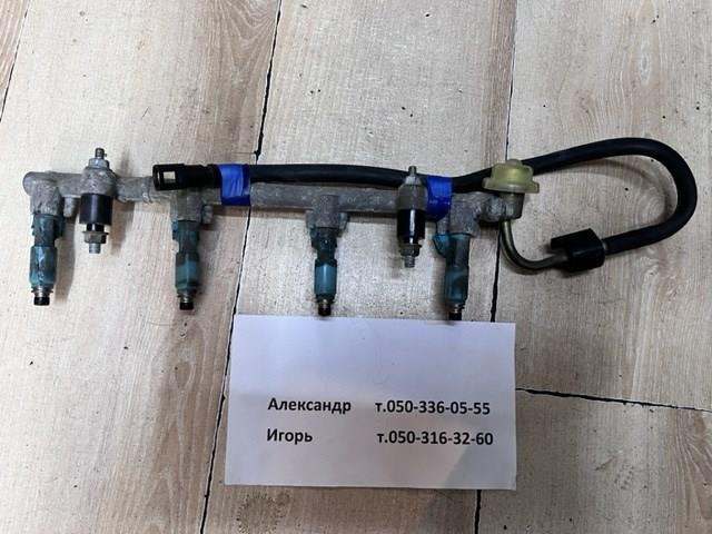 Розподільник палива 2381428031 TOYOTA