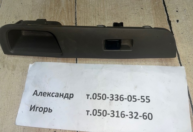 Кнопки заднього склопідіймача 25411ED000 NISSAN