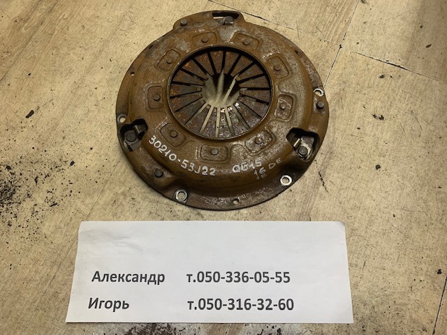Натискний диск зчеплення 3021053J22 NISSAN