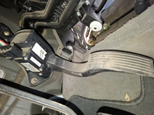 Педаль акселератора 327002B100 HYUNDAI