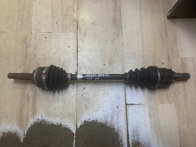 Піввісь передня ліва 3910195F0C NISSAN