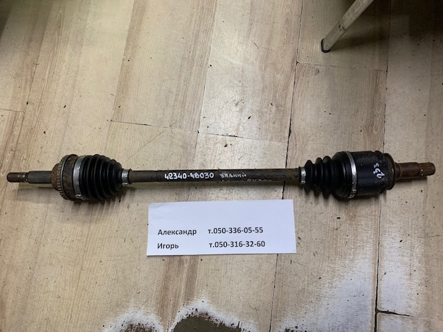 Піввісь задня 4234048030 TOYOTA