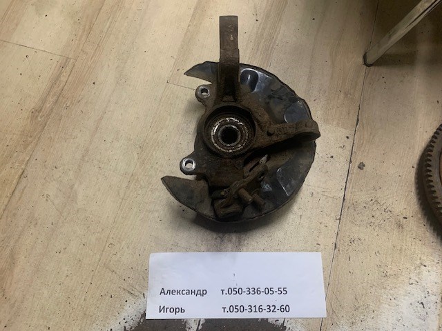 Цапфа передні праві 4321102080 TOYOTA