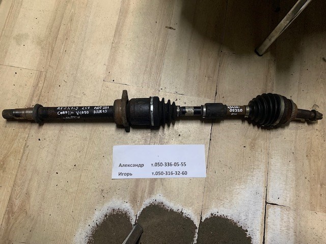 Привід передній правий 4341005320 TOYOTA