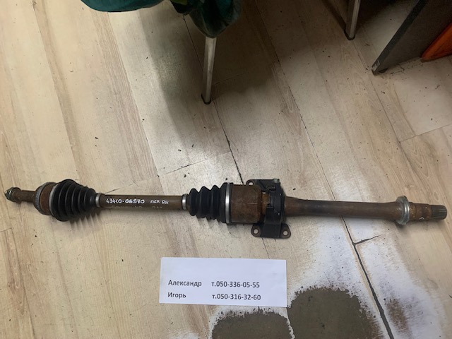 Привід правий 4341006570 TOYOTA
