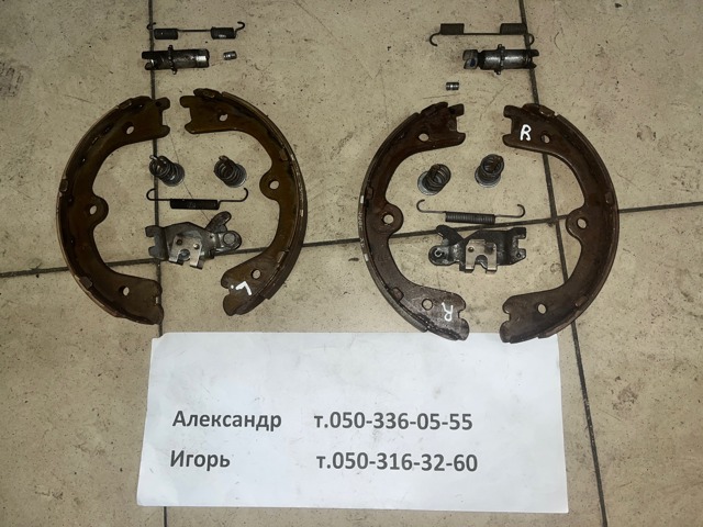 Диск опорний, заднього гальм. барабана, лівий 44010CA01B NISSAN