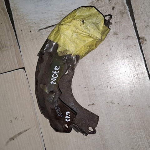 Колодки гальмівні задні, барабанні 44060AX625 NISSAN
