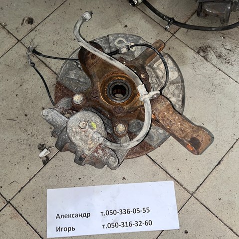 Вісь передня і поворотні кулаки 4511165J00 SUZUKI