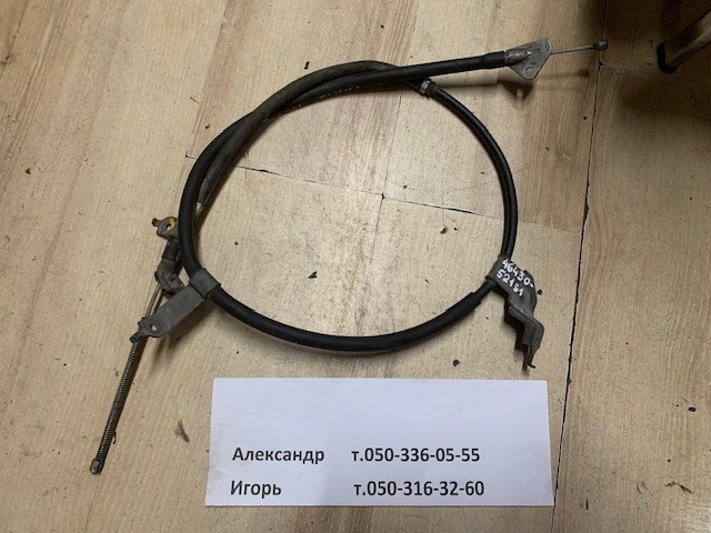 Трос стоянкового гальма задній лівий 4643052151 TOYOTA