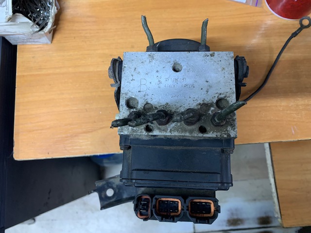 Блок АБС гідравлічний 47600AR066 NISSAN