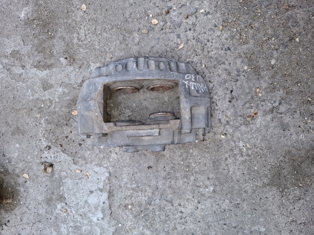 Супорт гальмівний, передній, правий 4773035080 TOYOTA