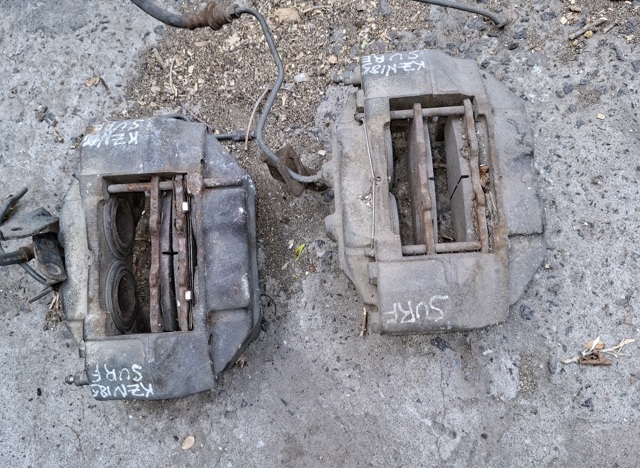 Супорт гальмівний, передній, правий 4773035120 TOYOTA
