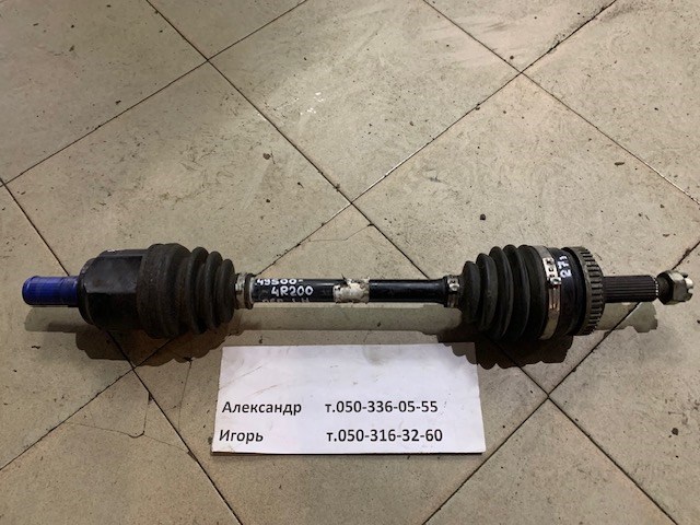 Піввісь передня ліва 495004R200 HYUNDAI