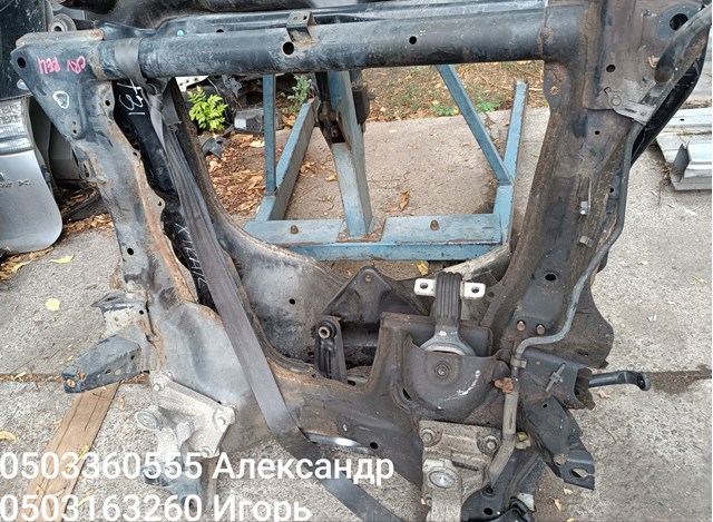 Балка передньої підвіски, підрамник 50200SWAA70 HONDA