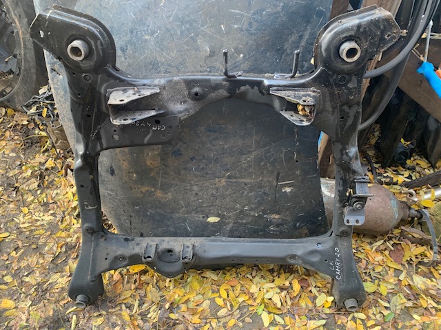 Балка передньої підвіски, підрамник 5110048010 TOYOTA