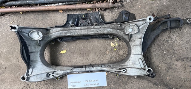 Підрамник передньої підвіски 5120130140 TOYOTA