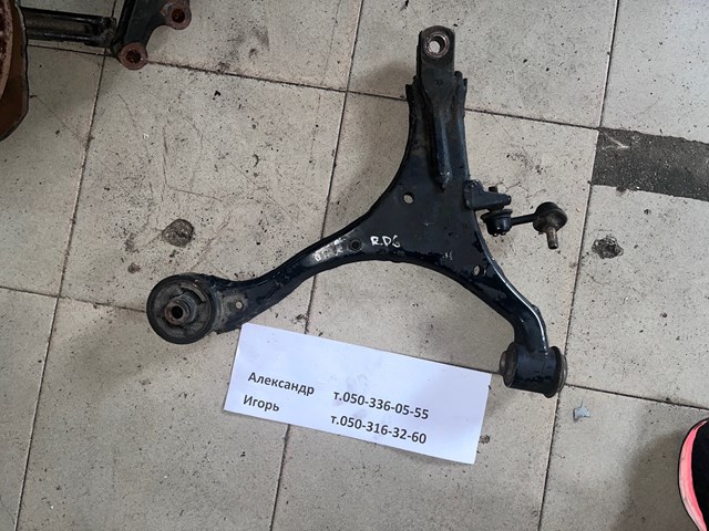 Правий важіль передній нижній підвіски 51350S9A010 HONDA