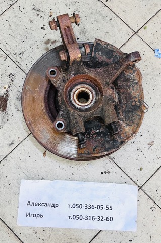 Цапфа поворотна права 517160Z100 HYUNDAI