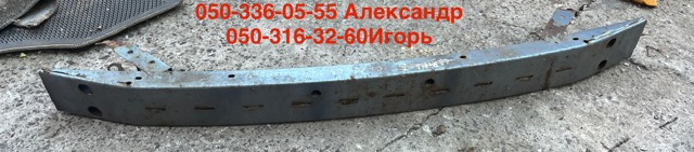 Швелер переднього бампера 5202113020 TOYOTA