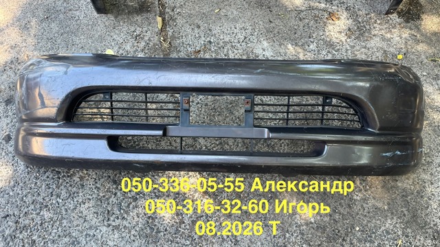 Бампер на авто Toyota Hiace 4