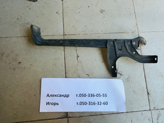 Стояк-гак замка капота 5320805020 TOYOTA