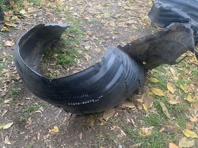 Підкрилок передній лівий 5387620270 TOYOTA