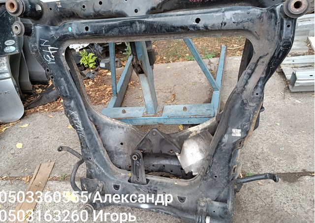 Балка передньої підвіски, підрамник 54400JG01B NISSAN