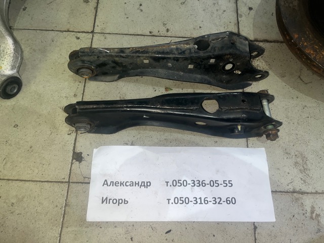 Важіль задньої підвіски поперечний, правий 551A0JP00A NISSAN