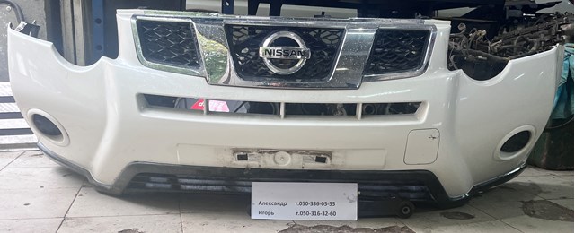 Заглушка ПТФ бампера переднього права 62256JG000 NISSAN