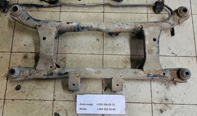 Балка задньої підвіски поперечна 626050Z510 HYUNDAI