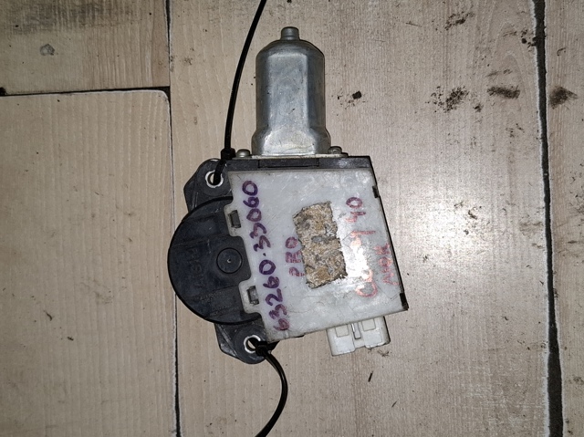 Двигун приводу люка 6326033060 TOYOTA