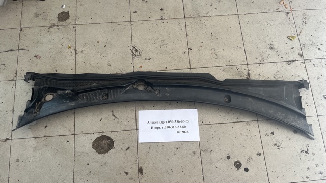 Водостік лобового скла, жабо 6683295F0B NISSAN