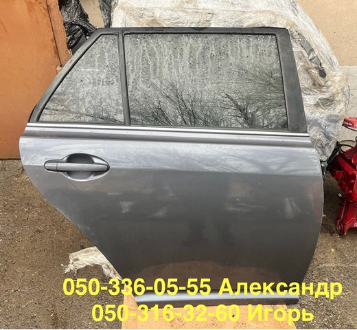 Двері пасажирські задні праві Toyota Avensis II