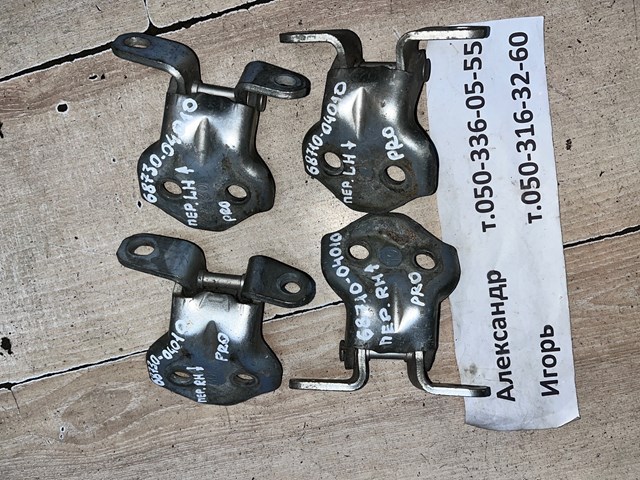 Петля передніх дверей, правою 6871004010 TOYOTA
