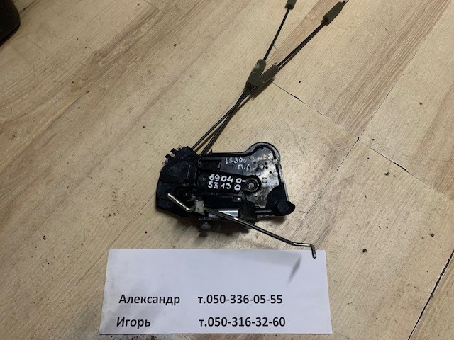 Замок водійських дверей 6904053130 TOYOTA