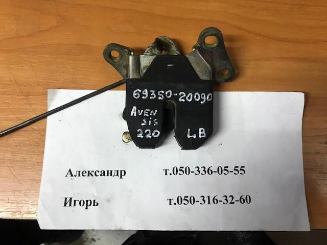 Замок п'ятих дверей 6935020090 TOYOTA