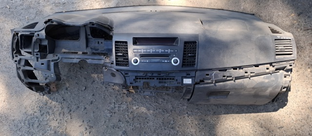 Панель передня "торпедо" 8000A100XA MITSUBISHI