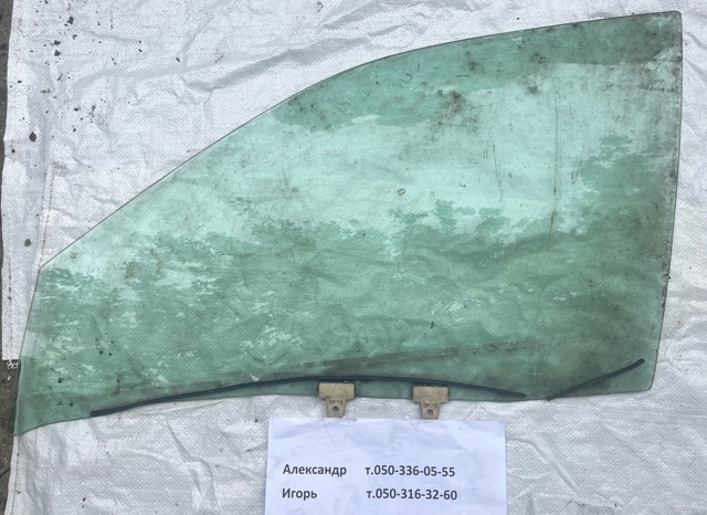 Скло передніх дверей, лівих 803013Y500 NISSAN