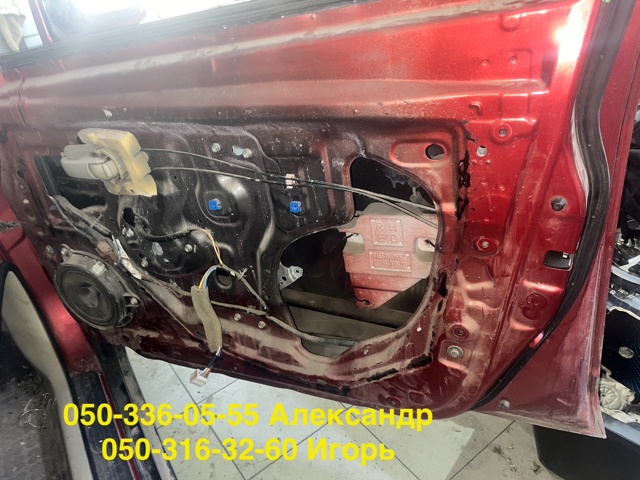 Замок двері правої передньої 80500ED01B NISSAN