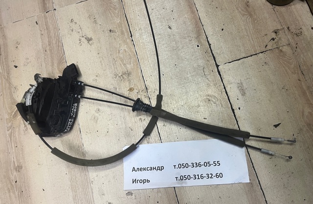 Замок передніх пасажирських дверей 80500JG400 NISSAN