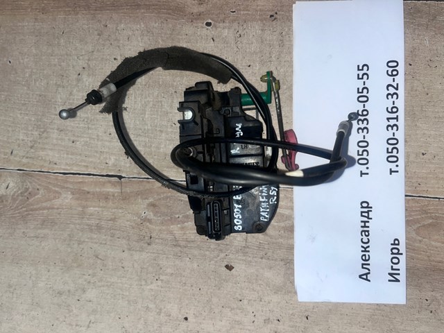 Замок дверей водія 80501EB32A NISSAN