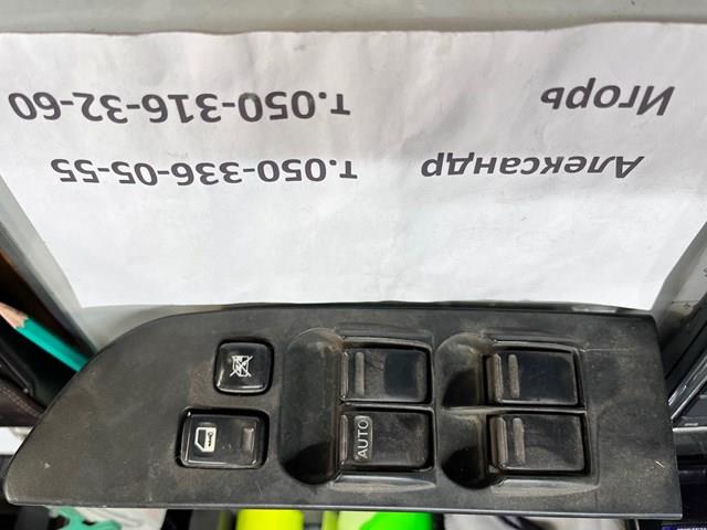 Накладка кнопки склопід'ємника переднього лівого 809612X800 NISSAN