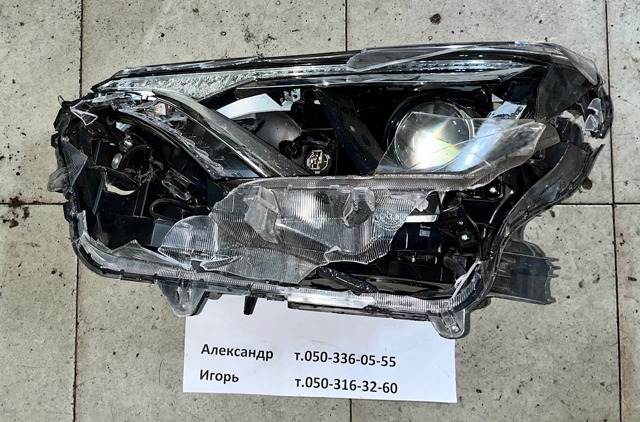 Фара основна ліва 8118542680 TOYOTA