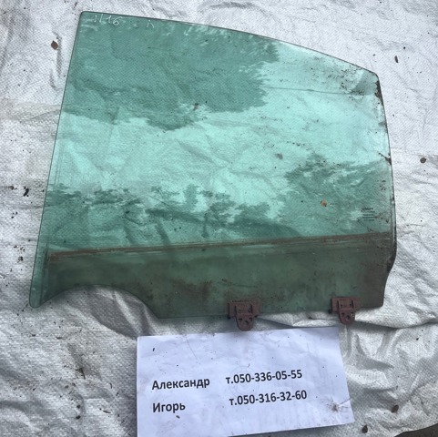 Скло заднє ліве 823014M500 NISSAN