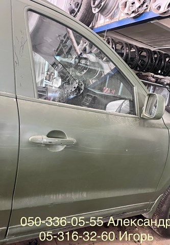 Скло передніх дверей, правою 824212B000 HYUNDAI