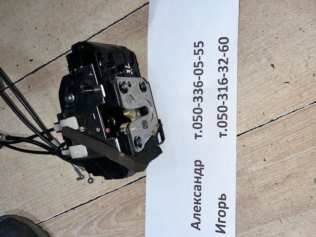 Замок задньої двері, лівої 825019Y00A NISSAN